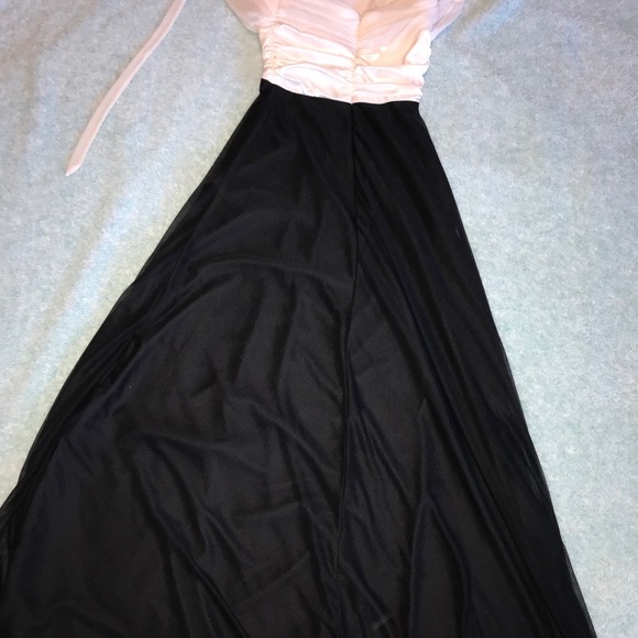 XOXO DRESS - Picture 4 of 5